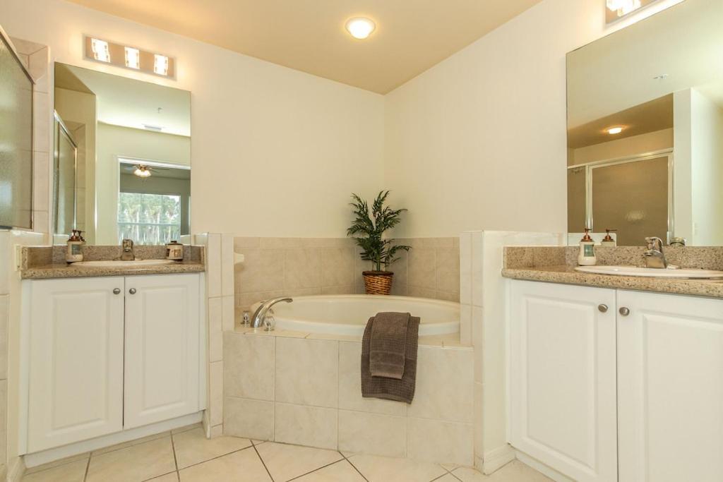 Free Golf! Stay, Play, Work From Luxury 2Bdr Plus Den 1St Floor Villa In Lely Golf Resort Naples Exterior photo